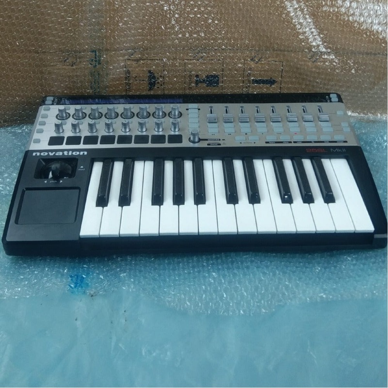 Novation 25 SL MkII 25 Key USB Midi Keyboard - Open Box B Stock