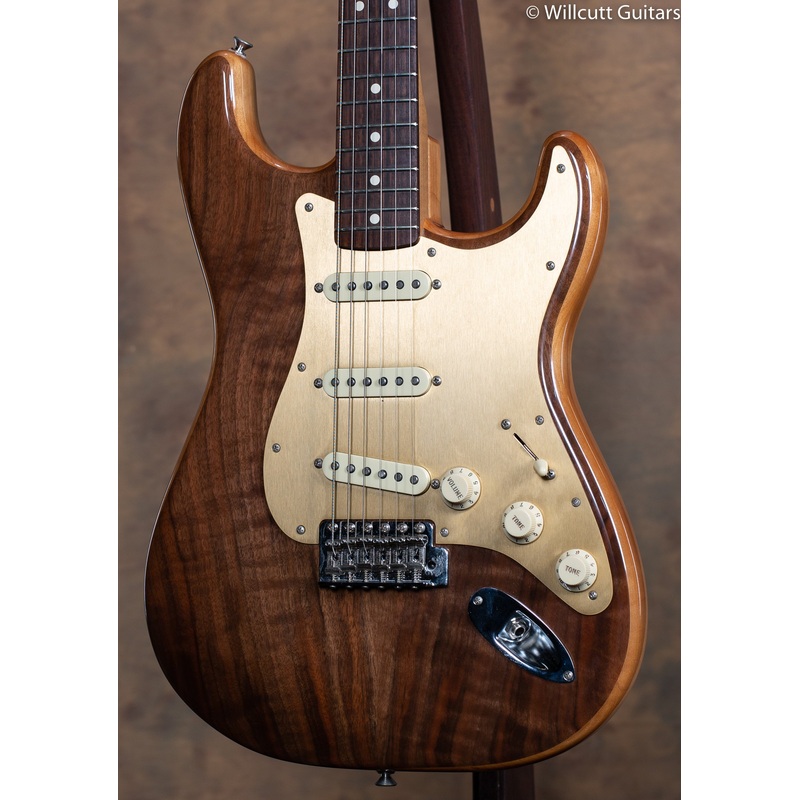 2018 Fender American Custom Ltd. Walnut Roasted Stratocaster